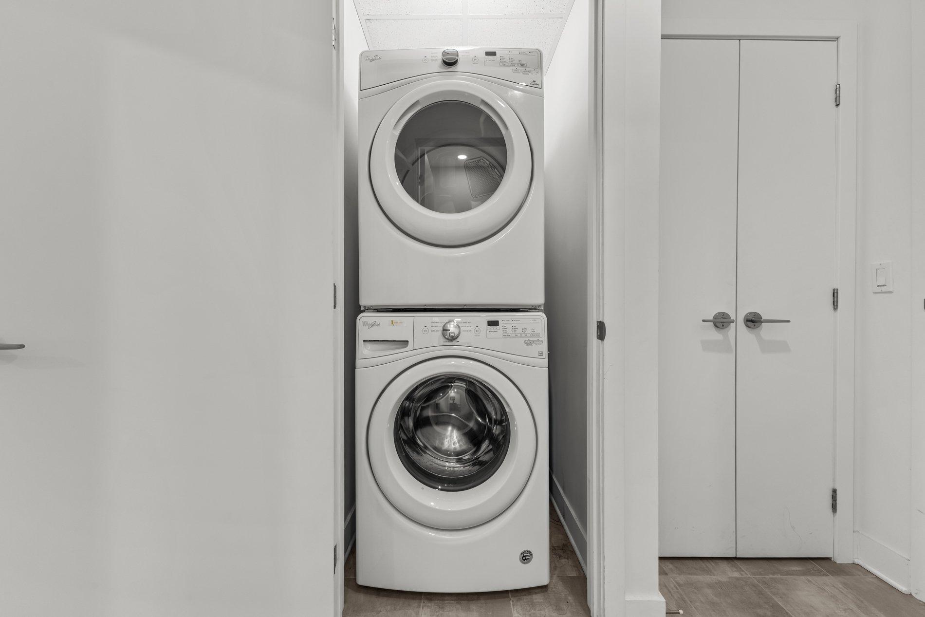 









5175


Av. de Courtrai

, 403,
Montréal (Côte-des-Neiges/Notre-Dame-de-Grâce),




QC
H3W0A9

