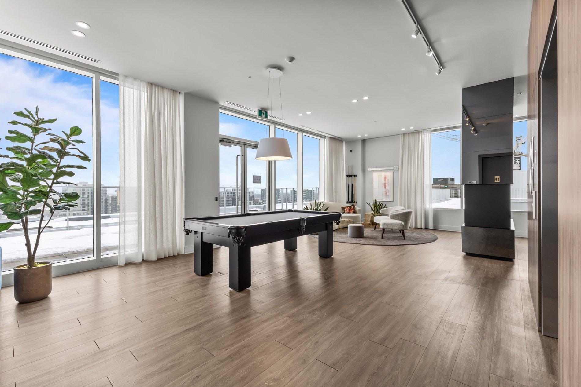 









5175


Av. de Courtrai

, 403,
Montréal (Côte-des-Neiges/Notre-Dame-de-Grâce),




QC
H3W0A9

