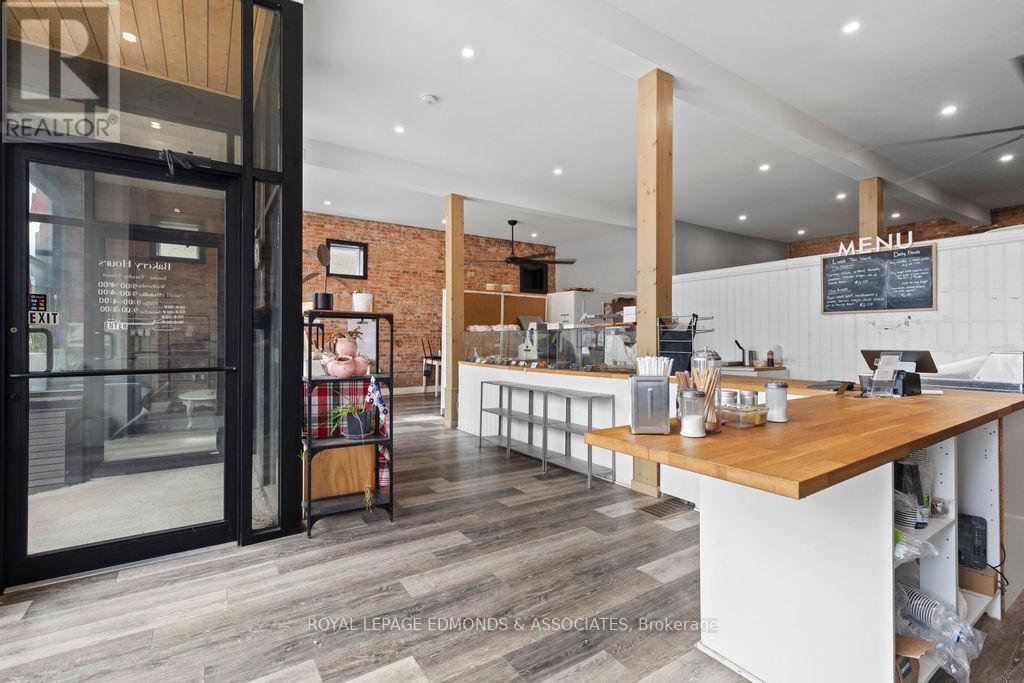 












201 PEMBROKE STREET W

,
Pembroke,




Ontario
K8A5N1

