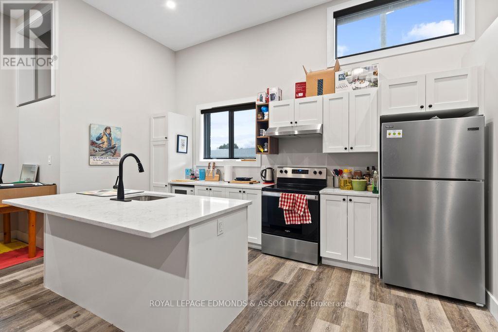 












201 PEMBROKE STREET W

,
Pembroke,




Ontario
K8A5N1

