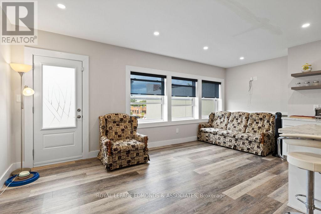 












201 PEMBROKE STREET W

,
Pembroke,




Ontario
K8A5N1

