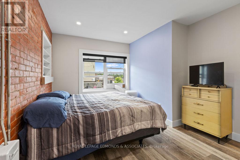 












201 PEMBROKE STREET W

,
Pembroke,




Ontario
K8A5N1

