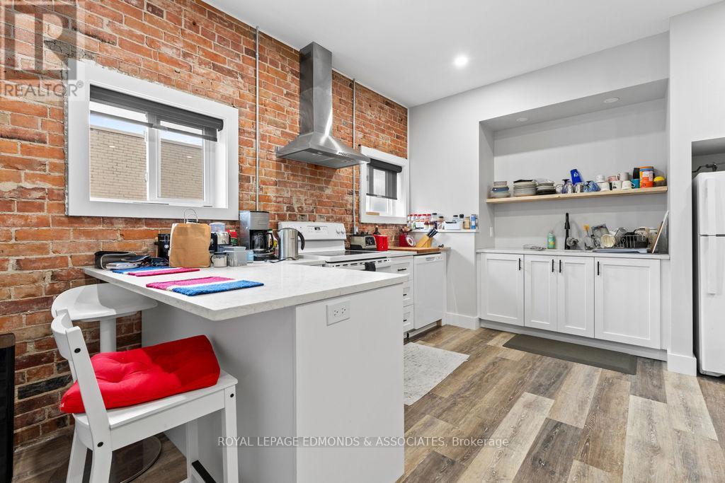 












201 PEMBROKE STREET W

,
Pembroke,




Ontario
K8A5N1

