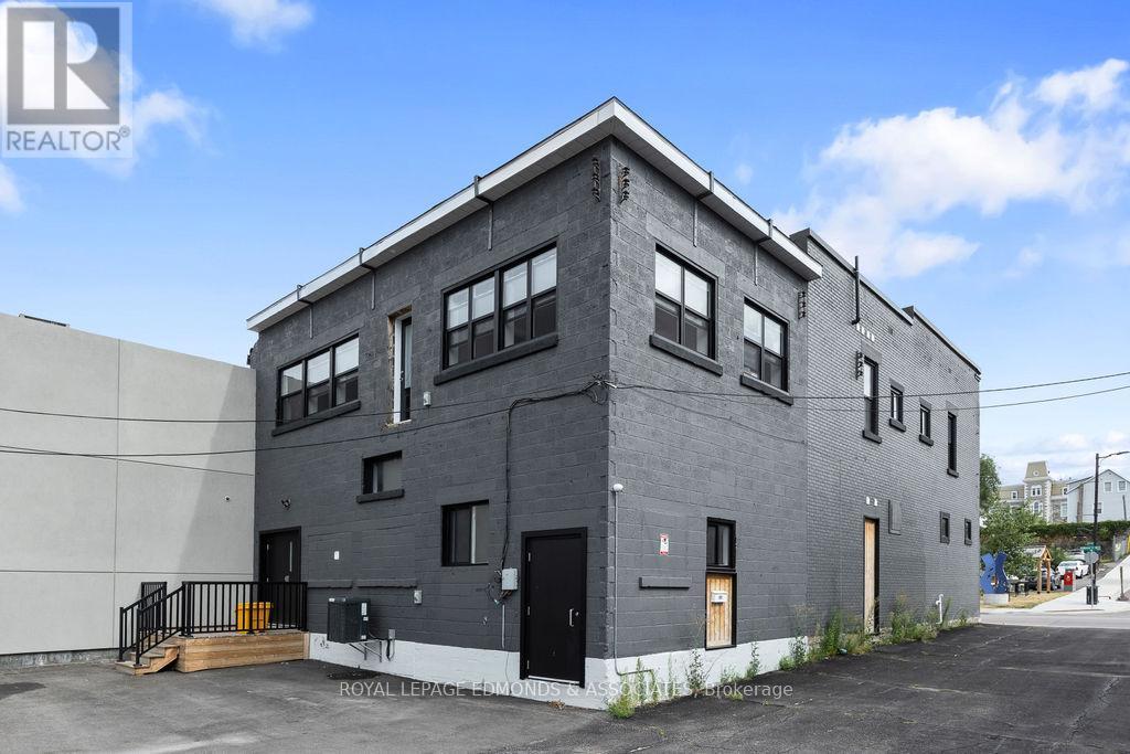 












201 PEMBROKE STREET W

,
Pembroke,




Ontario
K8A5N1

