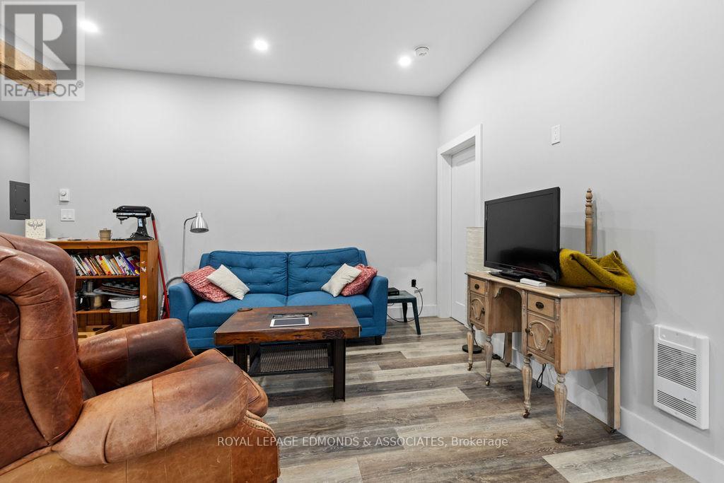 












201 PEMBROKE STREET W

,
Pembroke,




Ontario
K8A5N1

