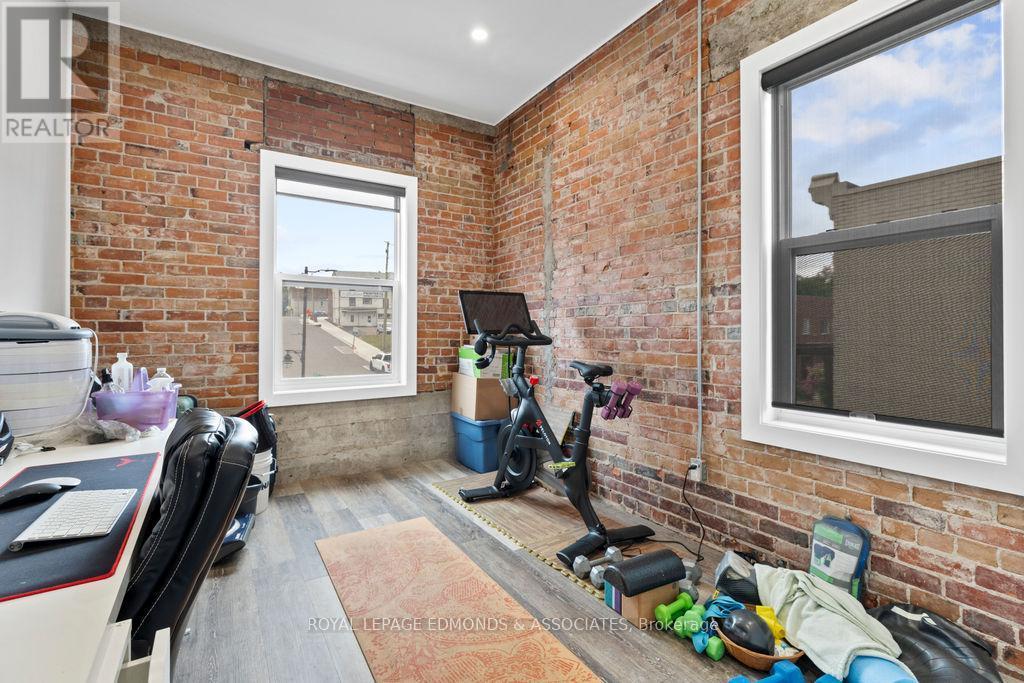 












201 PEMBROKE STREET W

,
Pembroke,




Ontario
K8A5N1

