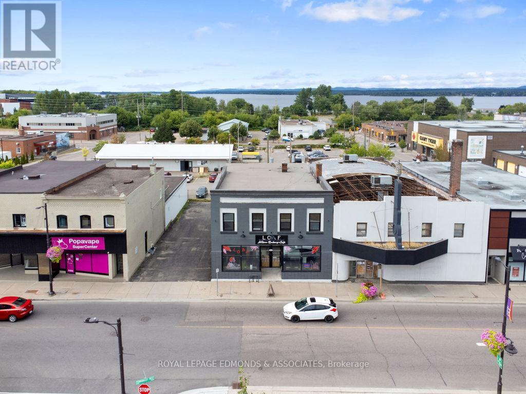 












201 PEMBROKE STREET W

,
Pembroke,




Ontario
K8A5N1

