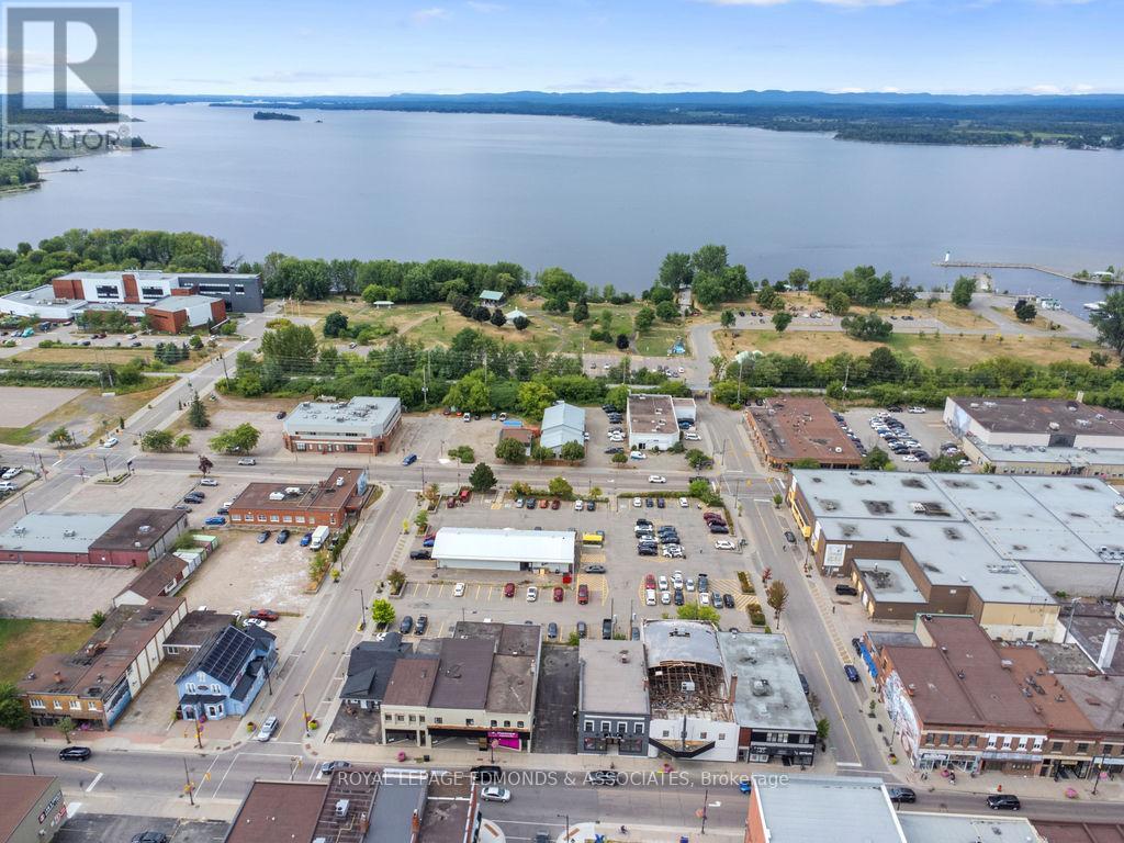 












201 PEMBROKE STREET W

,
Pembroke,




Ontario
K8A5N1

