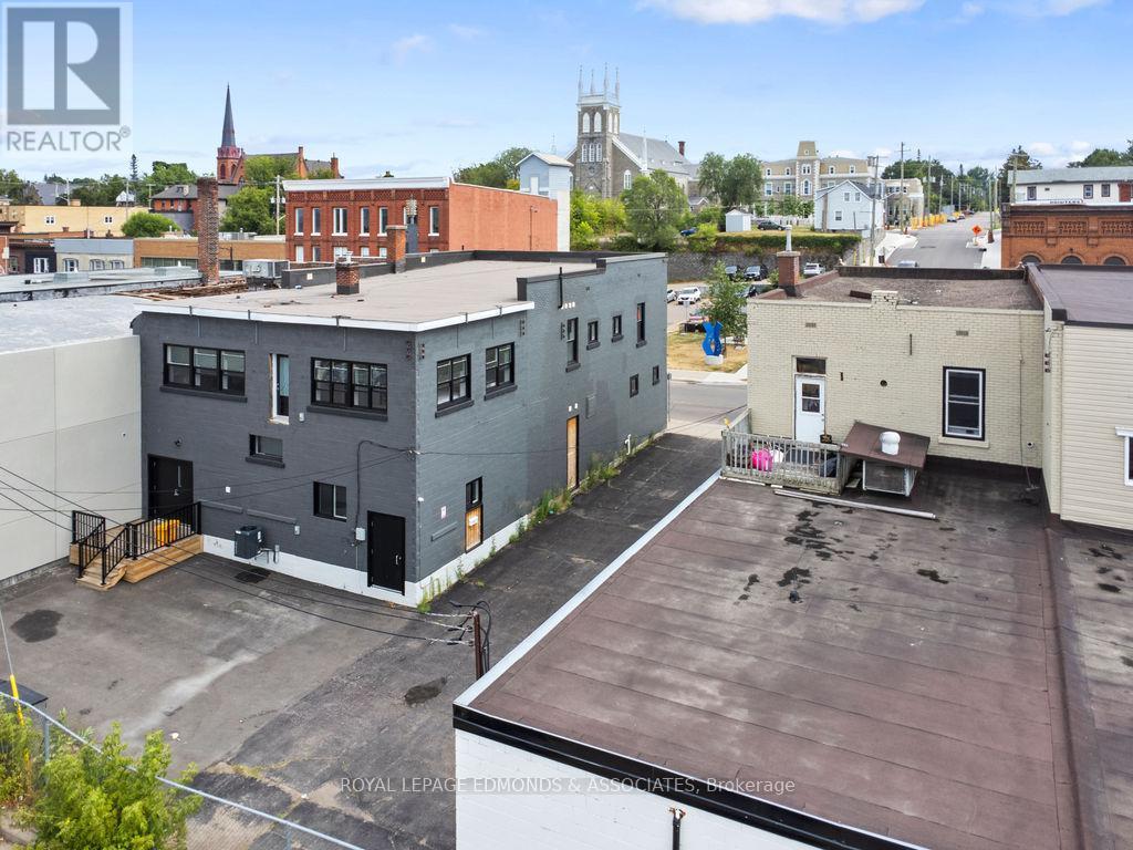 












201 PEMBROKE STREET W

,
Pembroke,




Ontario
K8A5N1

