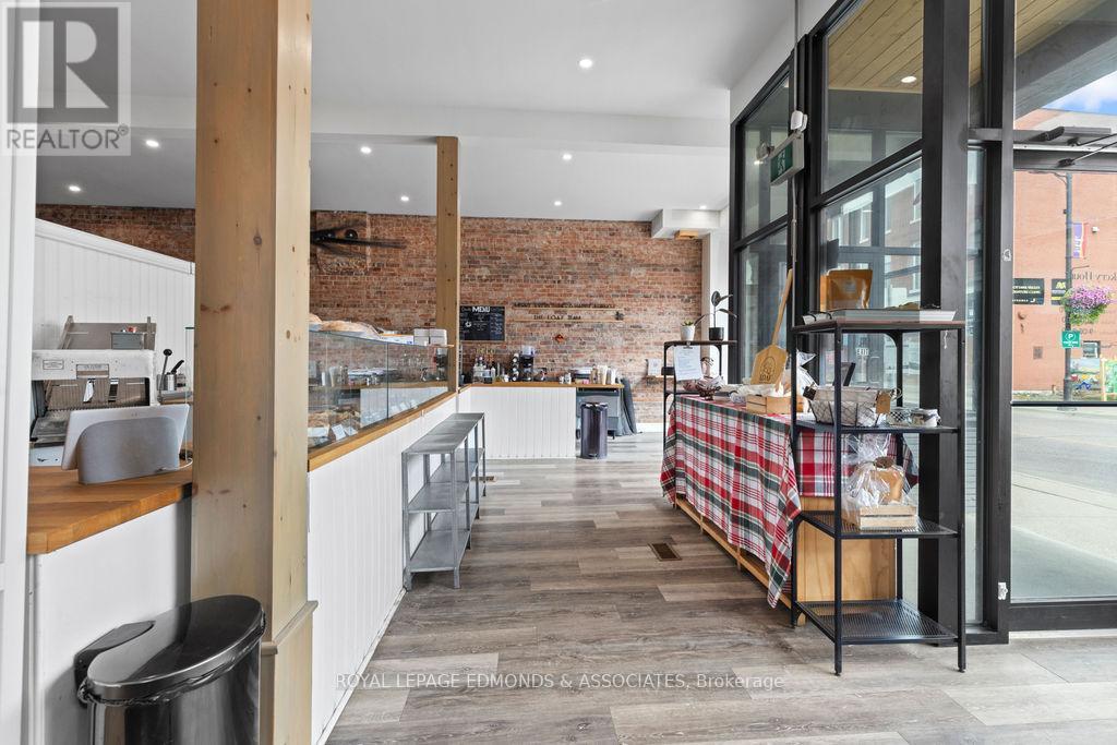 












201 PEMBROKE STREET W

,
Pembroke,




Ontario
K8A5N1

