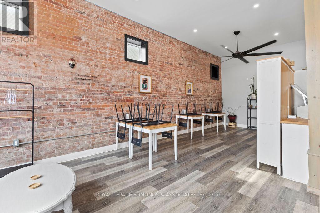 












201 PEMBROKE STREET W

,
Pembroke,




Ontario
K8A5N1

