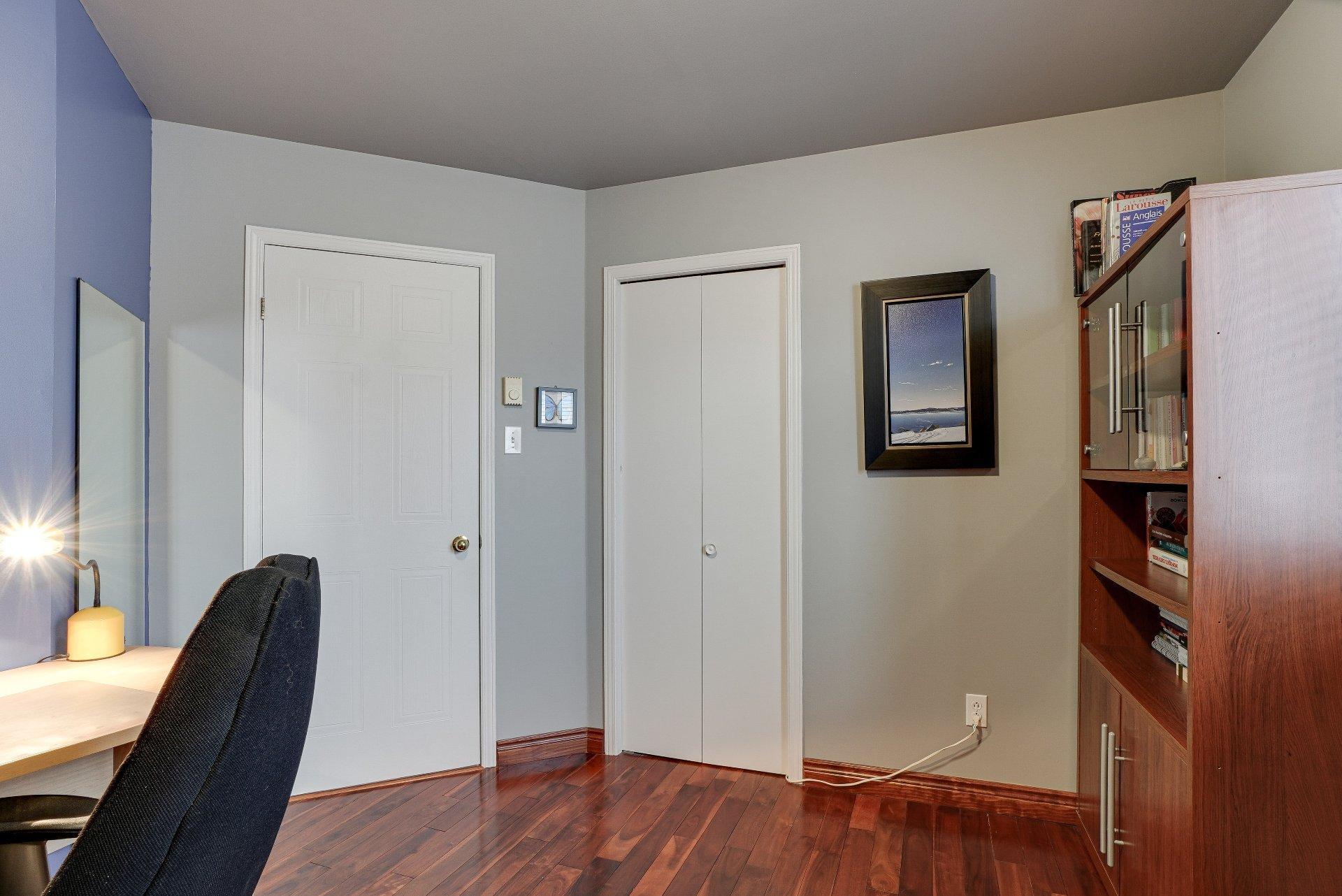 









929


Rue Claudel

,
Repentigny (Repentigny),




QC
J5Y3T5

