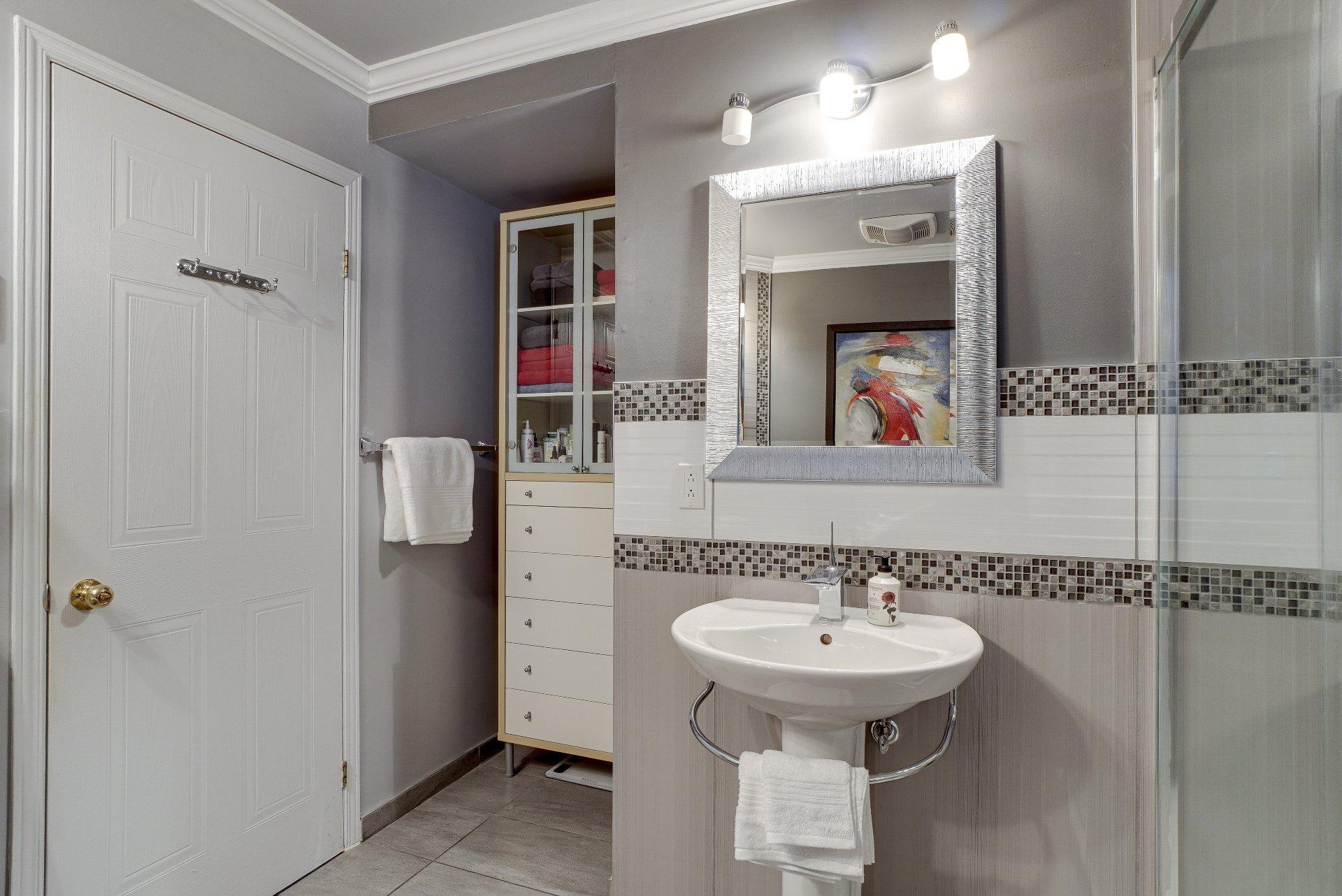 









929


Rue Claudel

,
Repentigny (Repentigny),




QC
J5Y3T5

