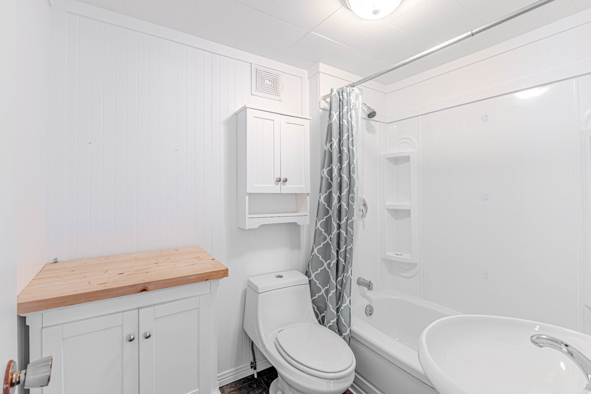 









143

 - 145


Rue Principale

,
Saint-Magloire,




QC
G0R3M0

