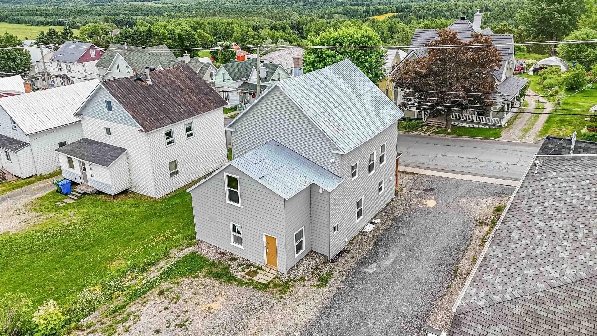 









143

 - 145


Rue Principale

,
Saint-Magloire,




QC
G0R3M0

