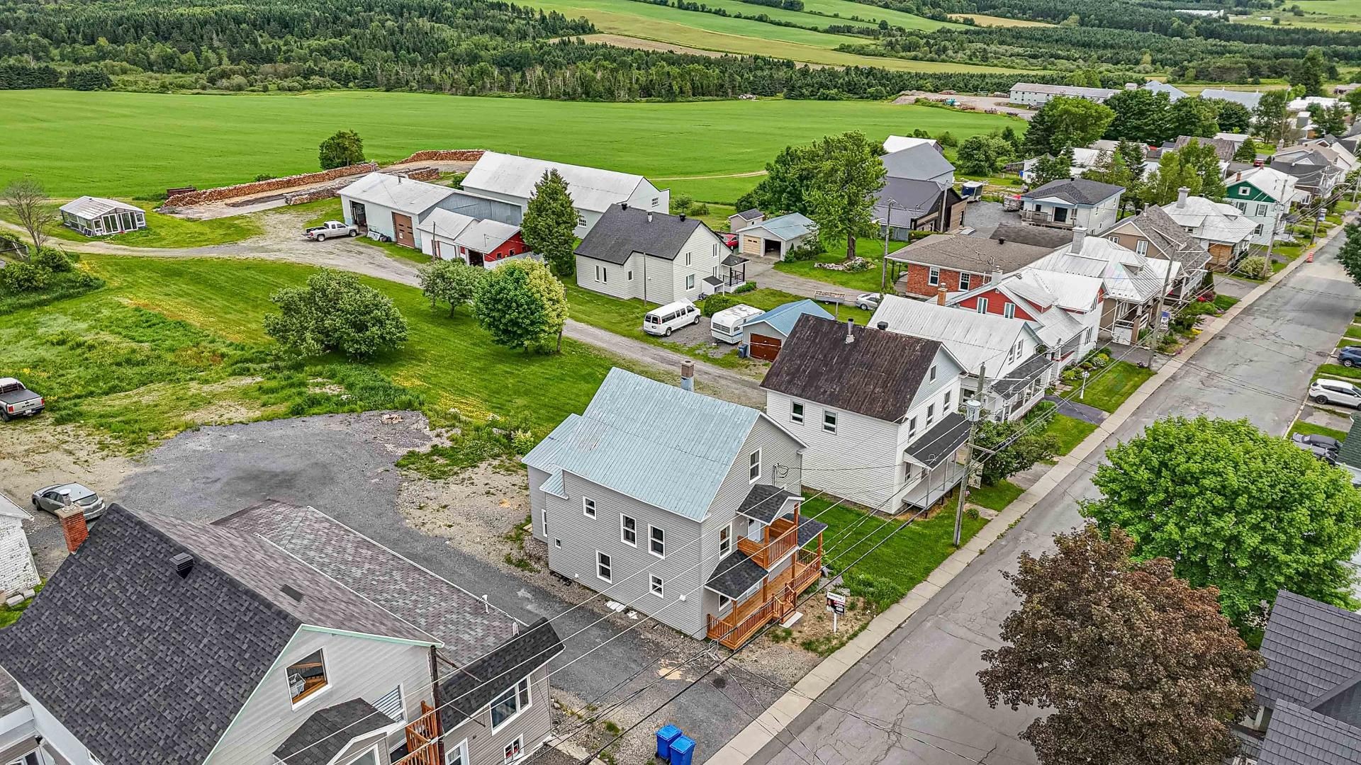 









143

 - 145


Rue Principale

,
Saint-Magloire,




QC
G0R3M0

