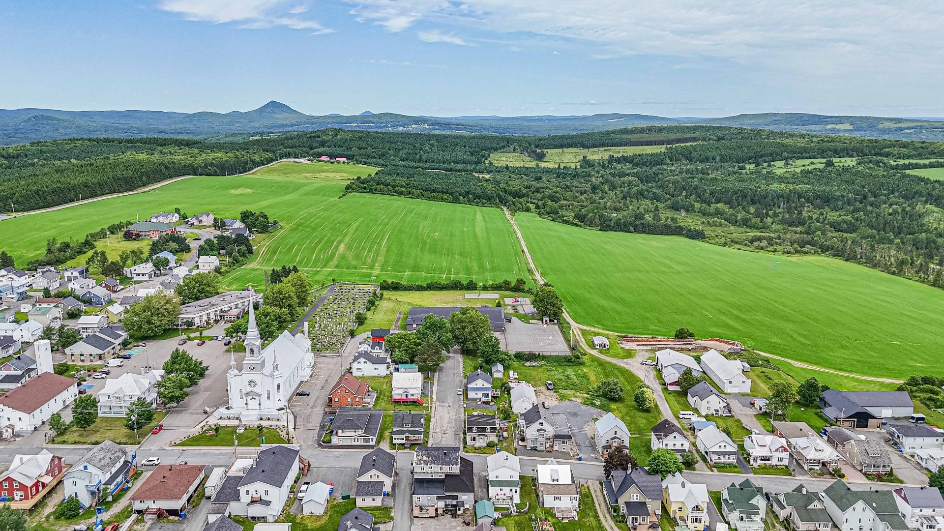 









143

 - 145


Rue Principale

,
Saint-Magloire,




QC
G0R3M0

