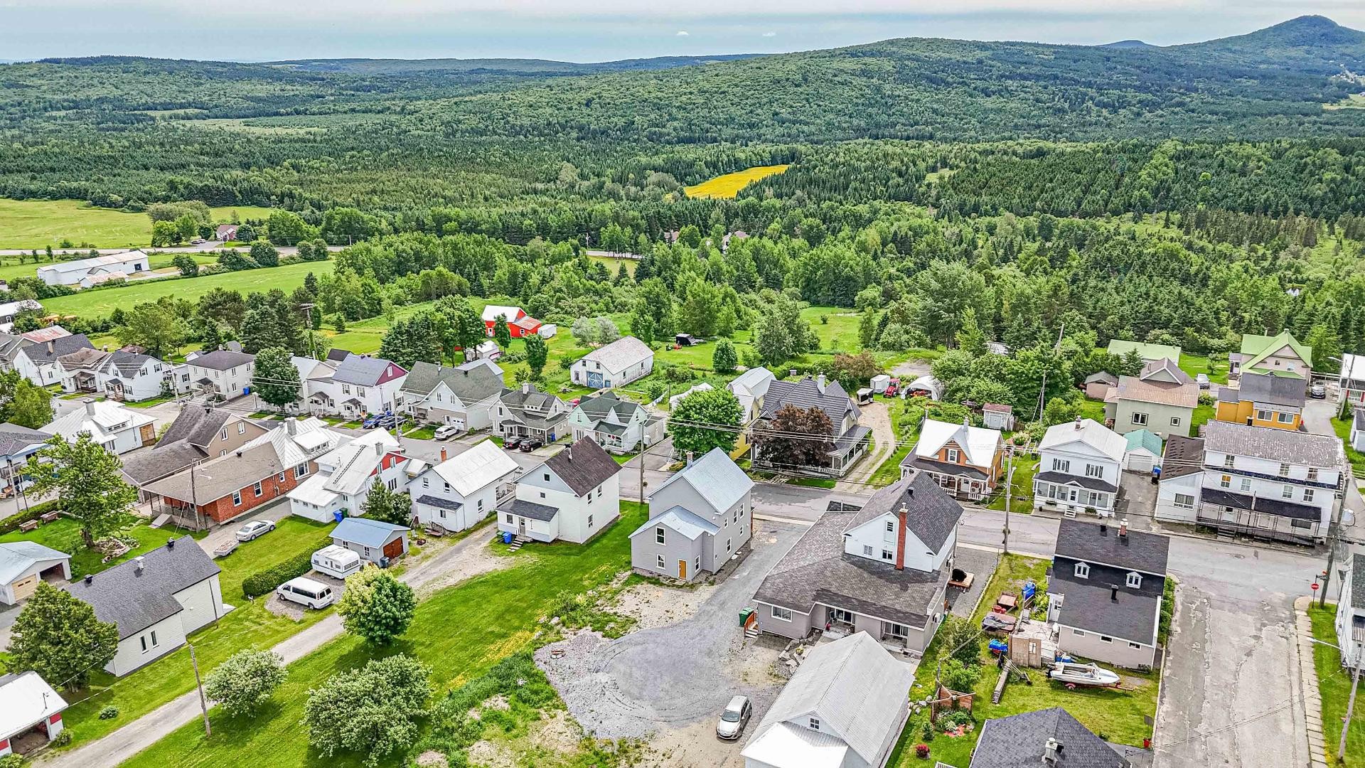 









143

 - 145


Rue Principale

,
Saint-Magloire,




QC
G0R3M0

