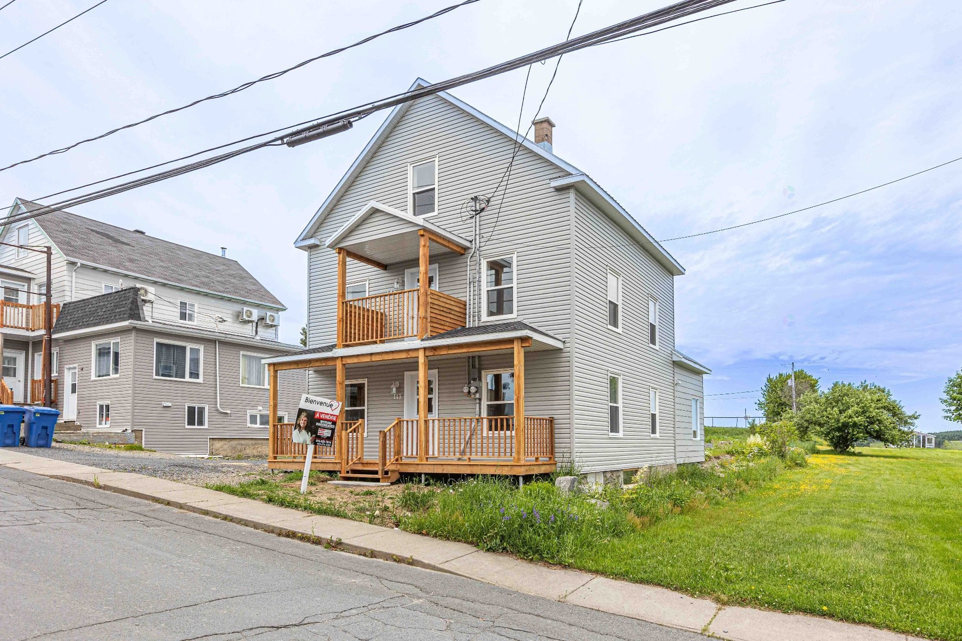 









143Z

 - 145Z


Rue Principale

,
Saint-Magloire,




QC
G0R3M0

