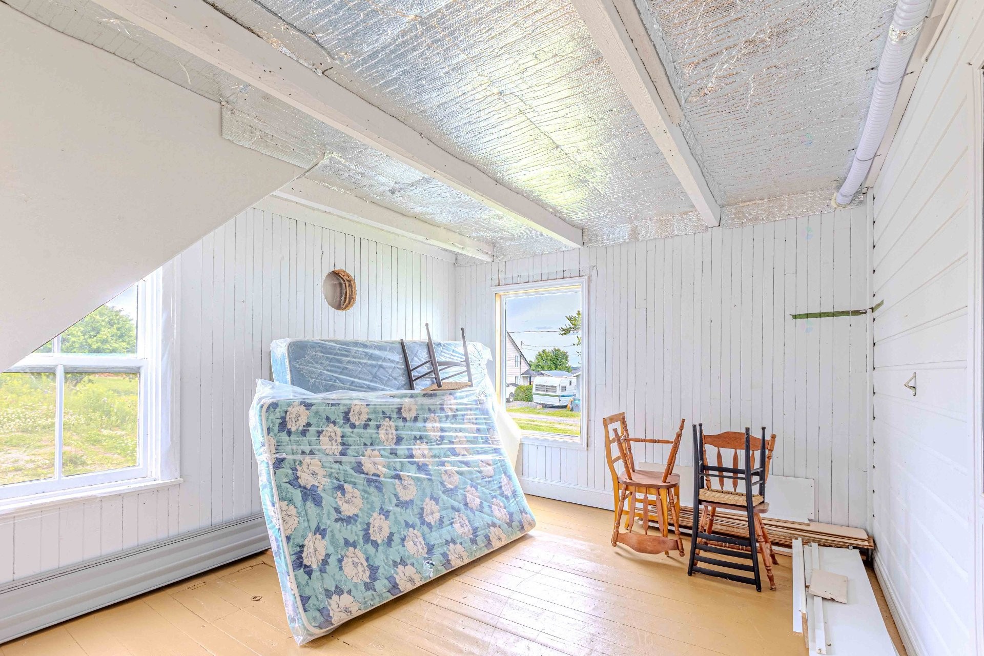 









143Z

 - 145Z


Rue Principale

,
Saint-Magloire,




QC
G0R3M0

