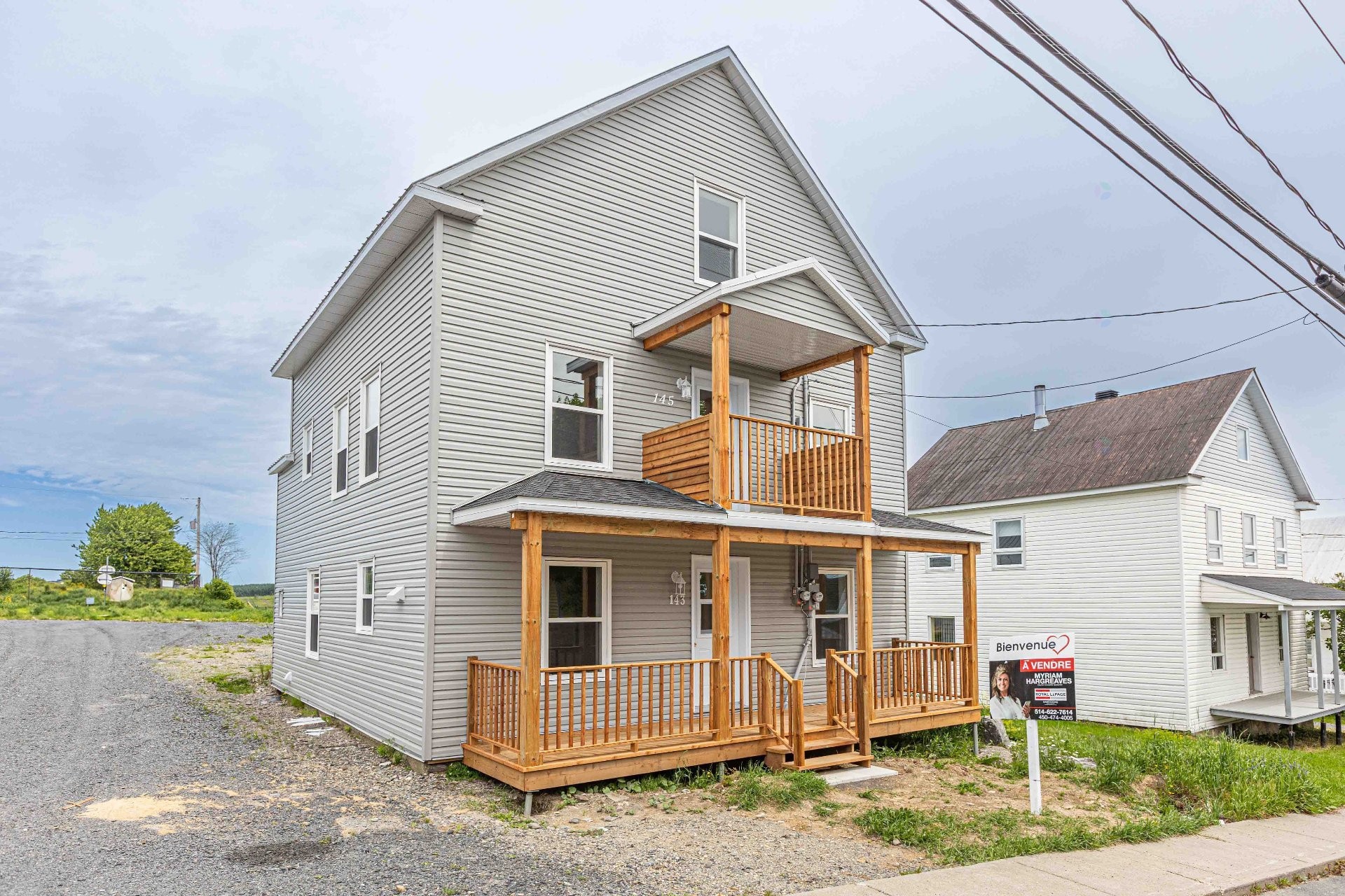 









143Z

 - 145Z


Rue Principale

,
Saint-Magloire,




QC
G0R3M0

