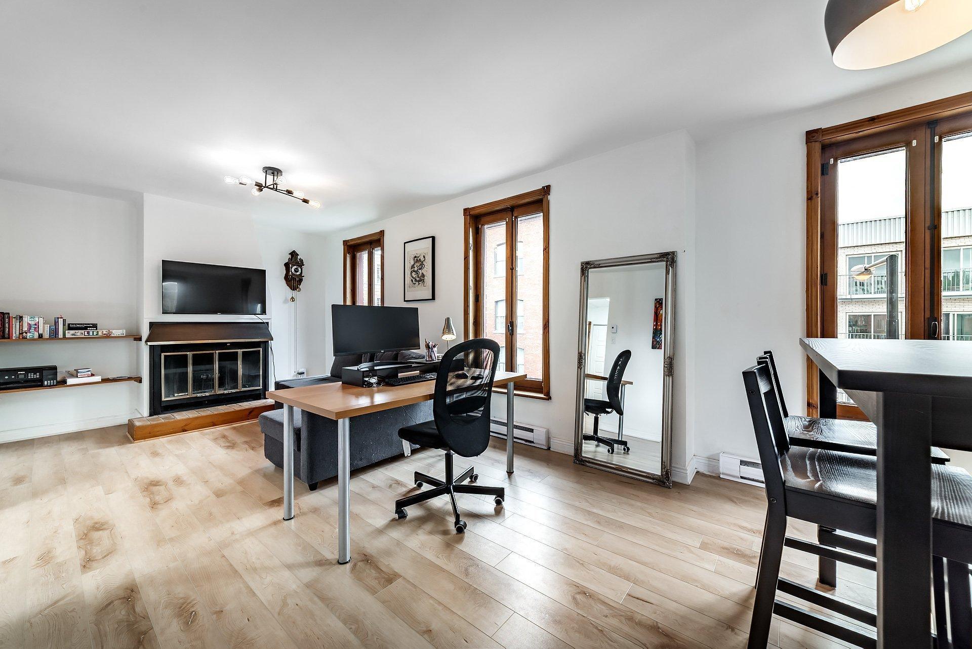 









47


Av. des Pins O.

, 303,
Montréal (Le Plateau-Mont-Royal),




QC
H2W1R7

