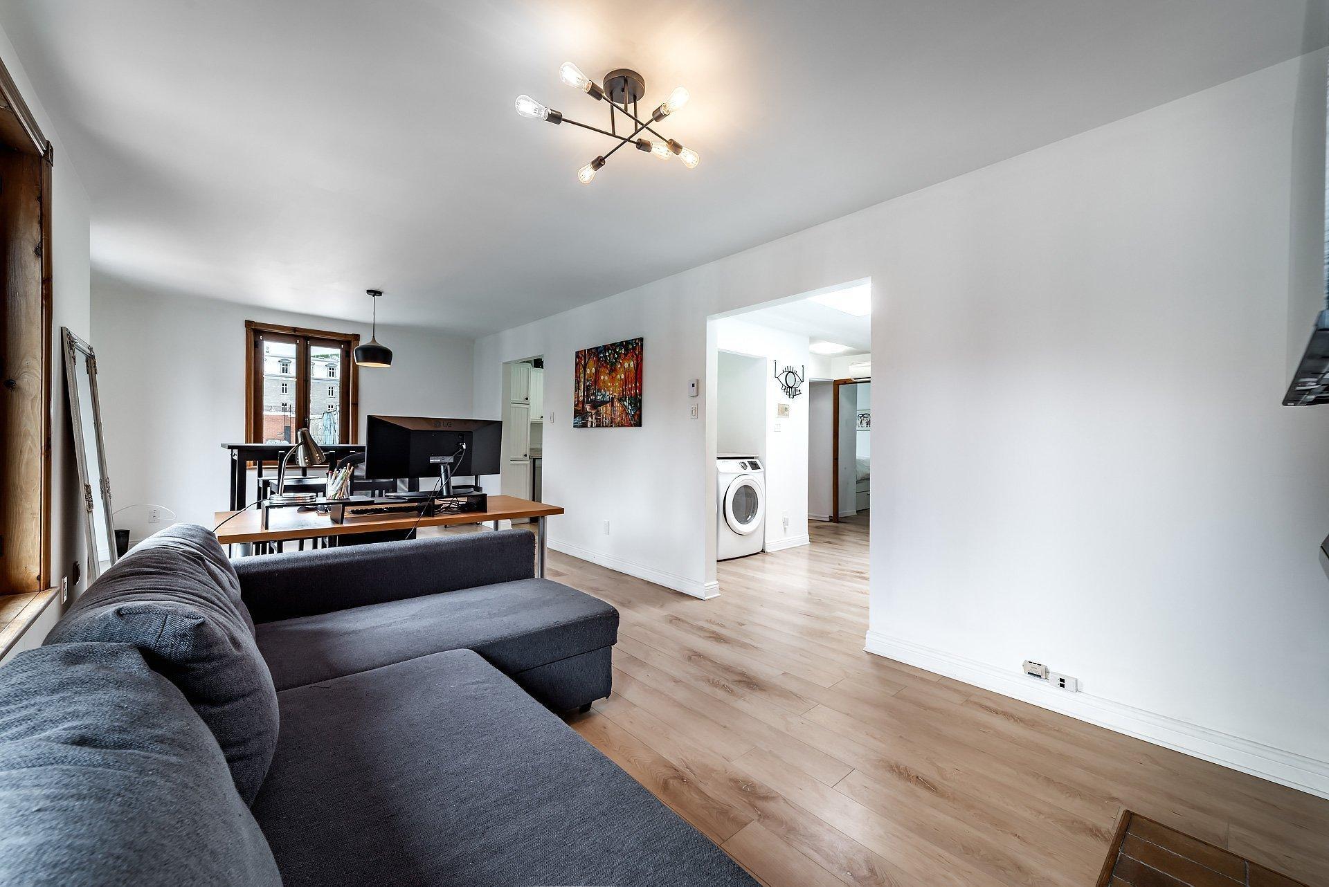 









47


Av. des Pins O.

, 303,
Montréal (Le Plateau-Mont-Royal),




QC
H2W1R7

