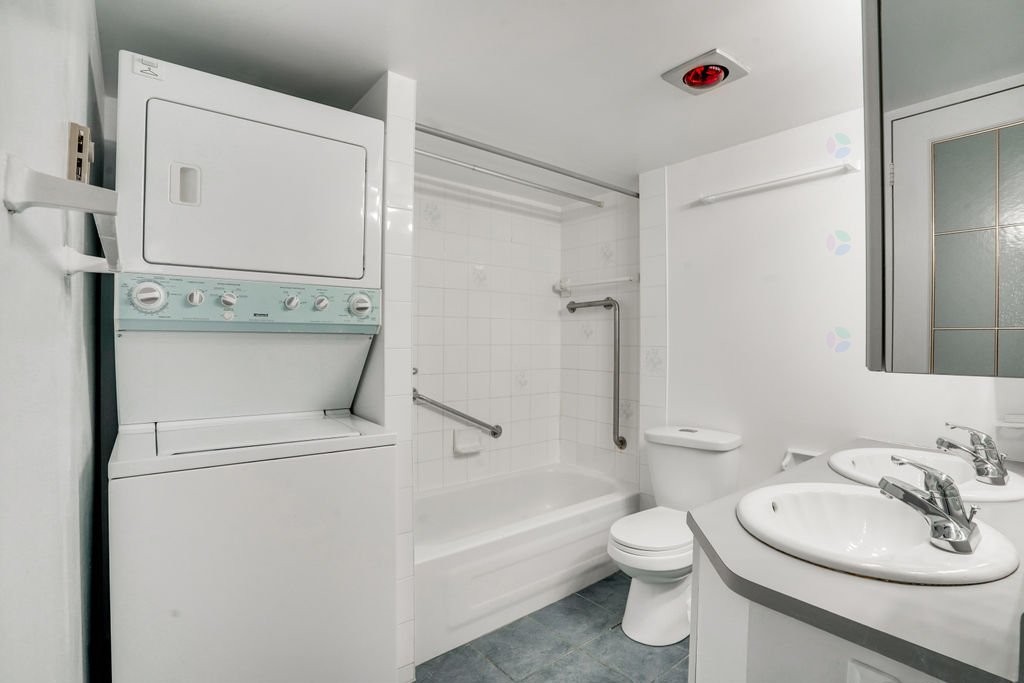 









50


Rue Dussault

, 108,
Gatineau (Hull),




QC
J8X4G2

