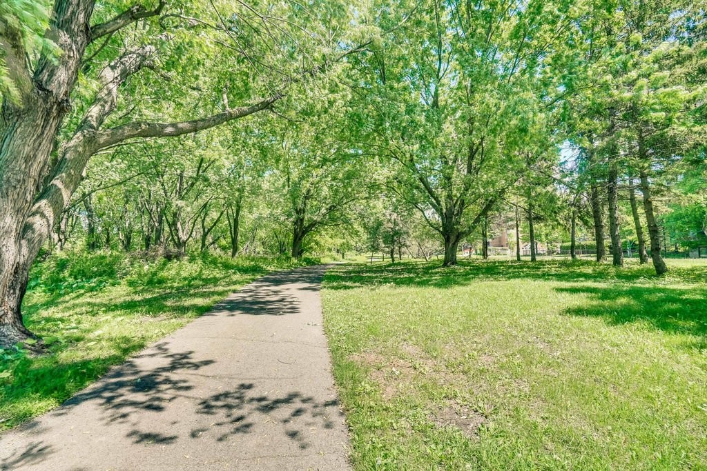 









50


Rue Dussault

, 108,
Gatineau (Hull),




QC
J8X4G2

