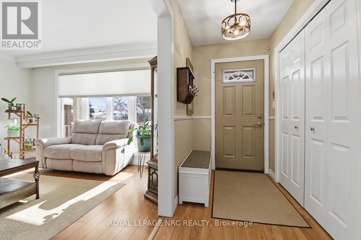 












78 PAGE DRIVE

,
Welland (N. Welland),




Ontario
L3C6E4

