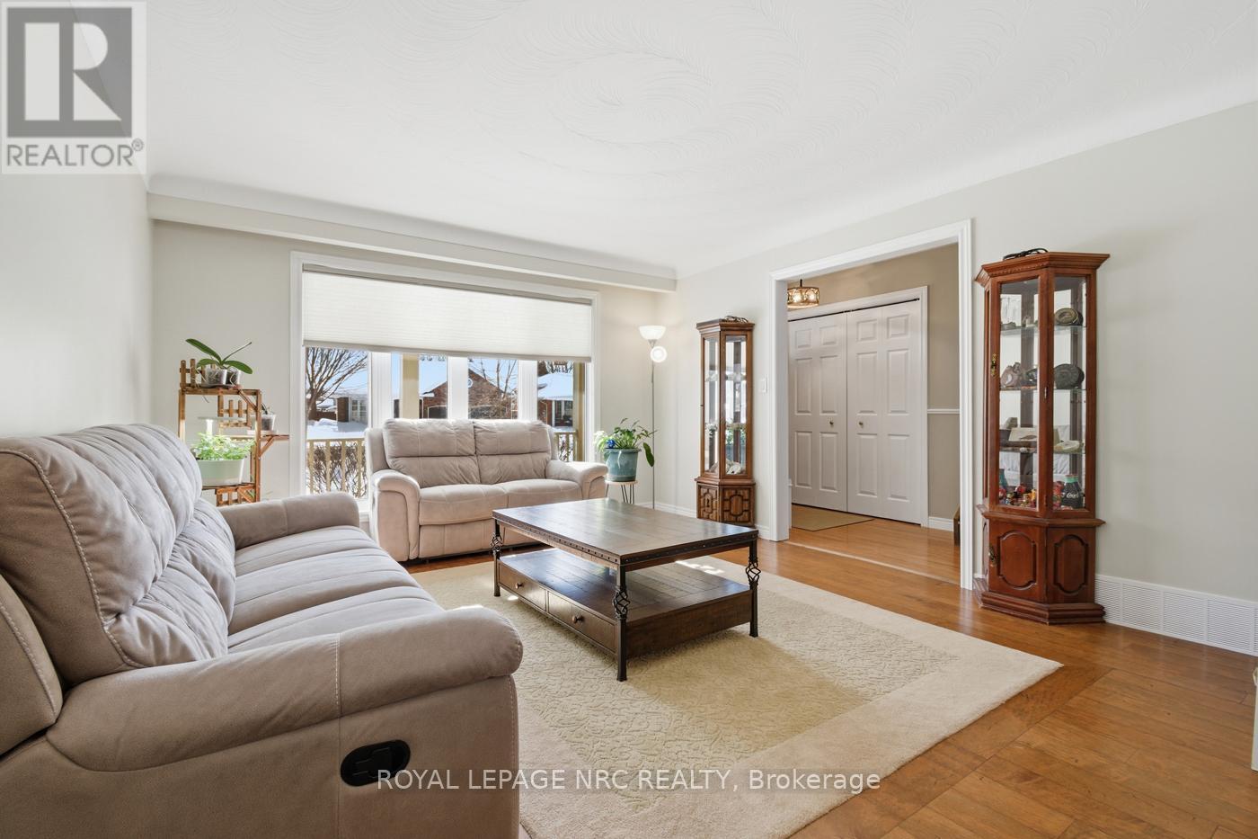 












78 PAGE DRIVE

,
Welland (N. Welland),




Ontario
L3C6E4

