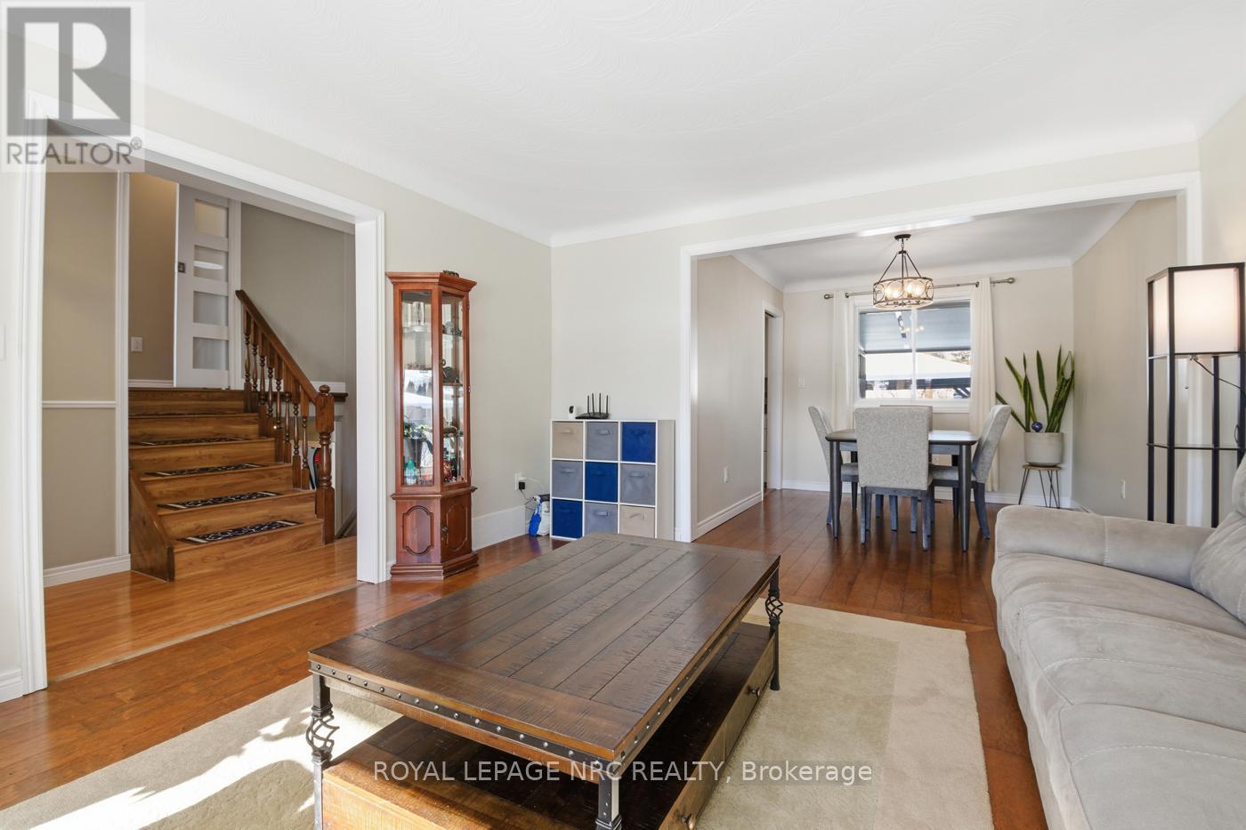 












78 PAGE DRIVE

,
Welland (N. Welland),




Ontario
L3C6E4

