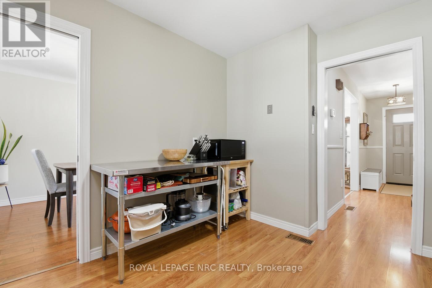 












78 PAGE DRIVE

,
Welland (N. Welland),




Ontario
L3C6E4

