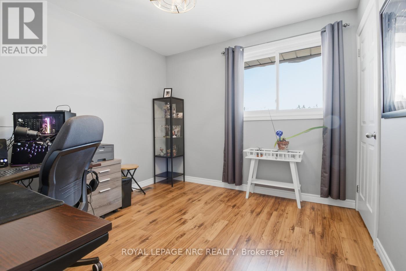 












78 PAGE DRIVE

,
Welland (N. Welland),




Ontario
L3C6E4

