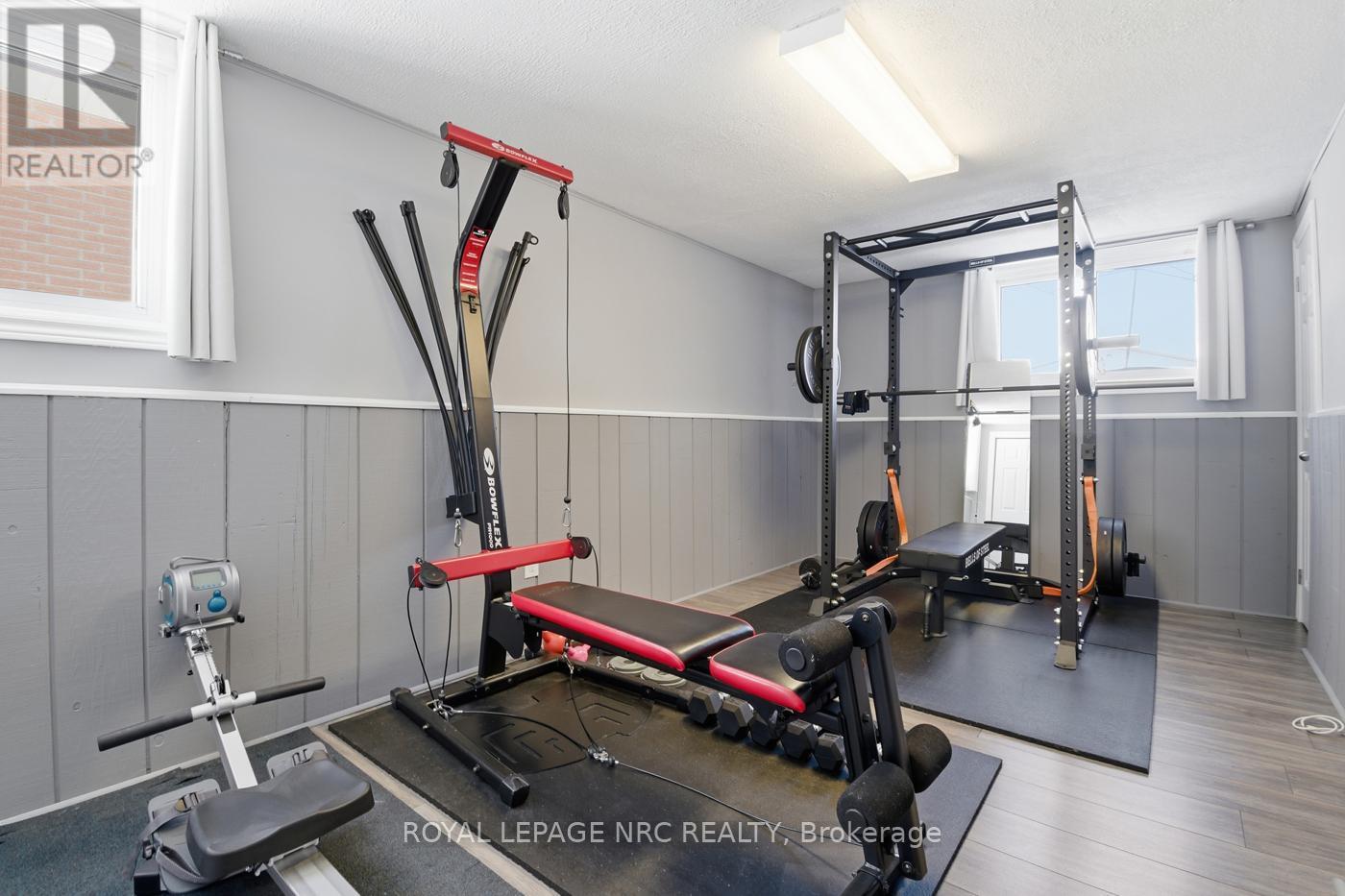 












78 PAGE DRIVE

,
Welland (N. Welland),




Ontario
L3C6E4

