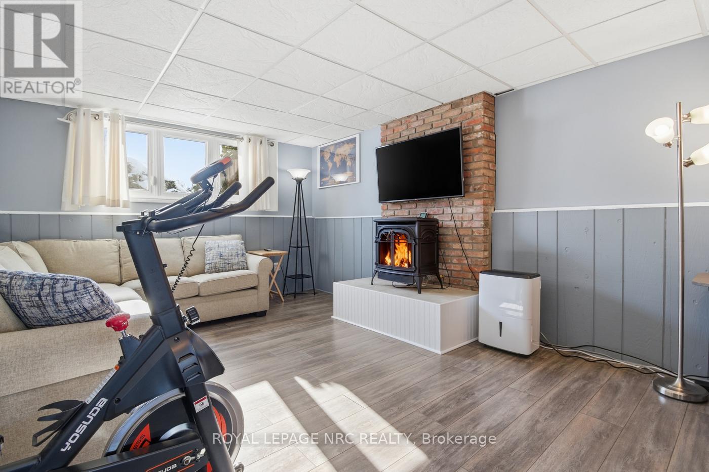 












78 PAGE DRIVE

,
Welland (N. Welland),




Ontario
L3C6E4

