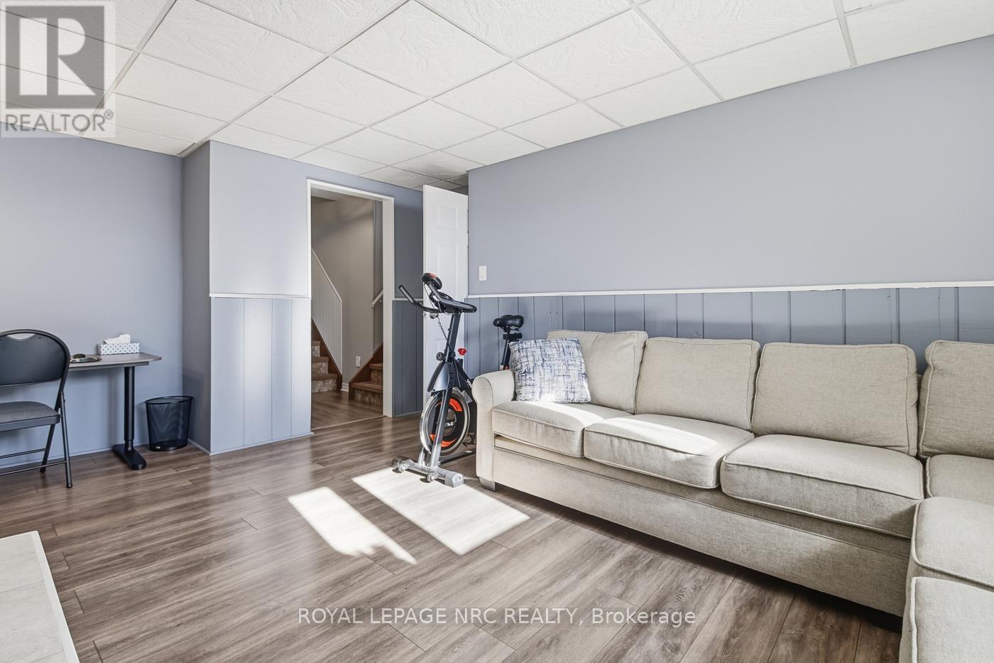 












78 PAGE DRIVE

,
Welland (N. Welland),




Ontario
L3C6E4

