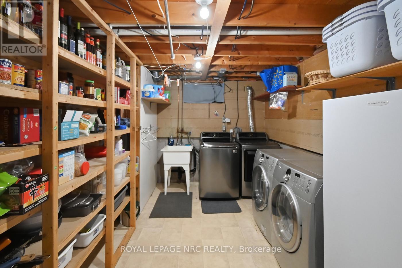 












78 PAGE DRIVE

,
Welland (N. Welland),




Ontario
L3C6E4

