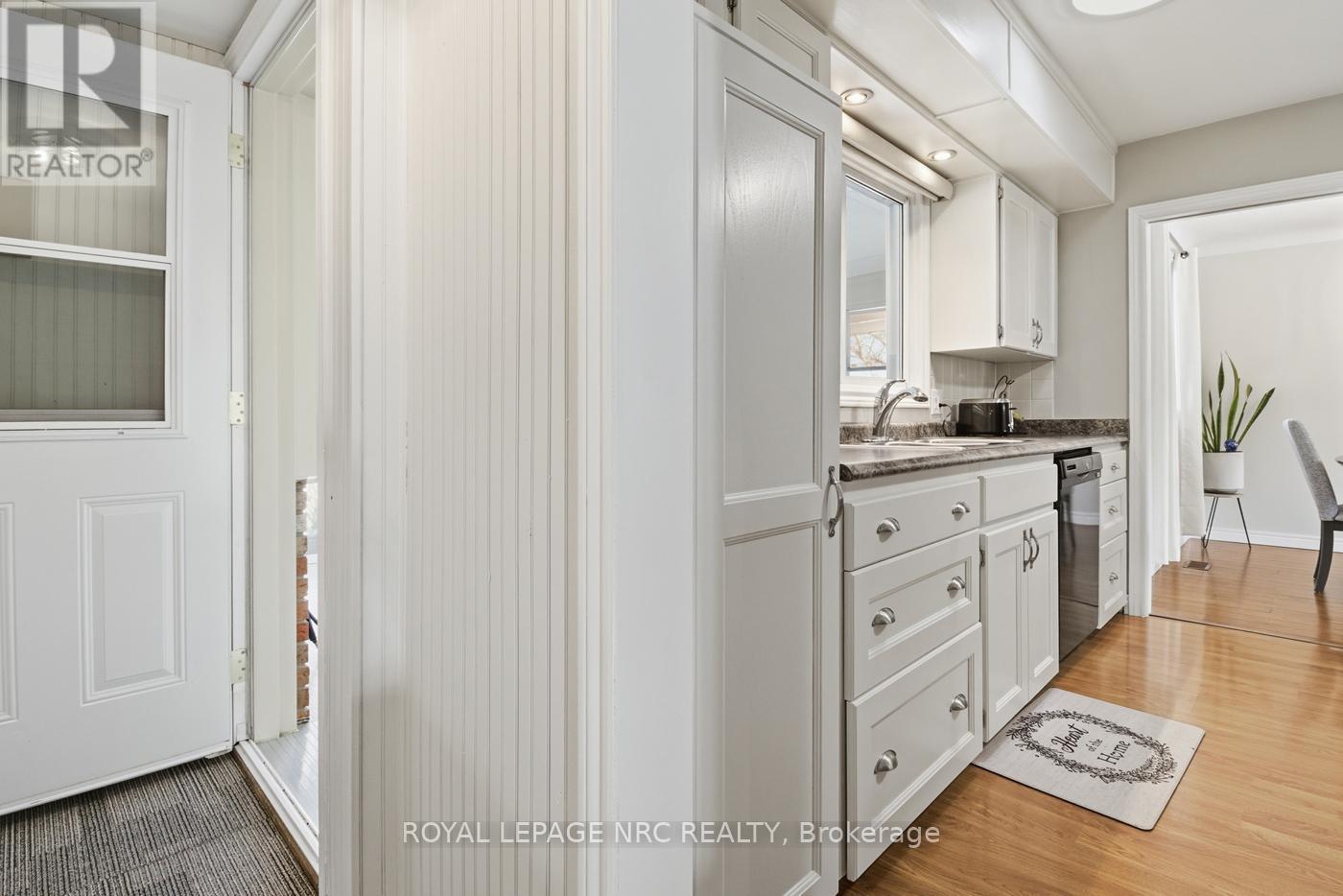 












78 PAGE DRIVE

,
Welland (N. Welland),




Ontario
L3C6E4

