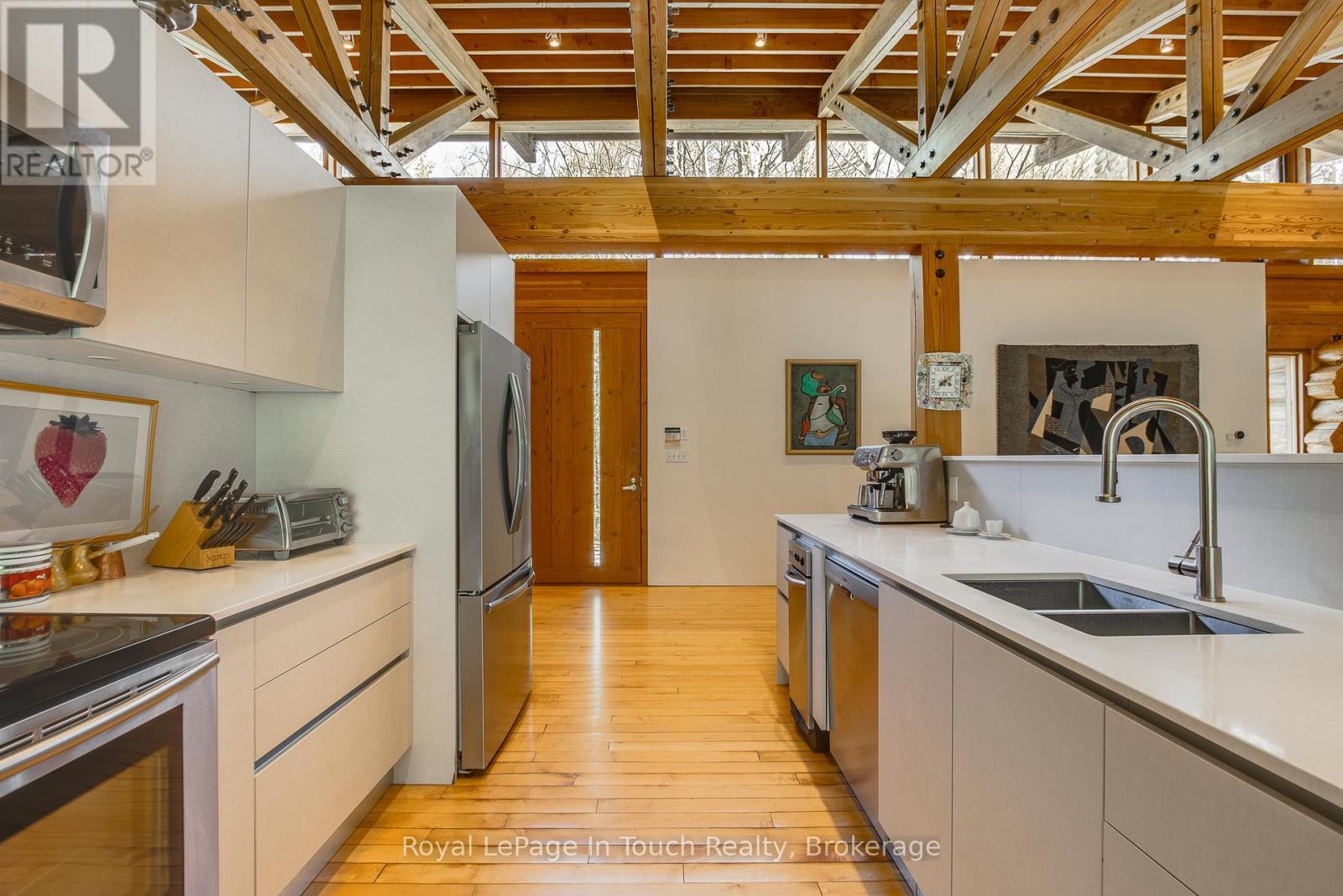 












130 MELISSA LANE

,
Tiny,




Ontario
L9M0T8

