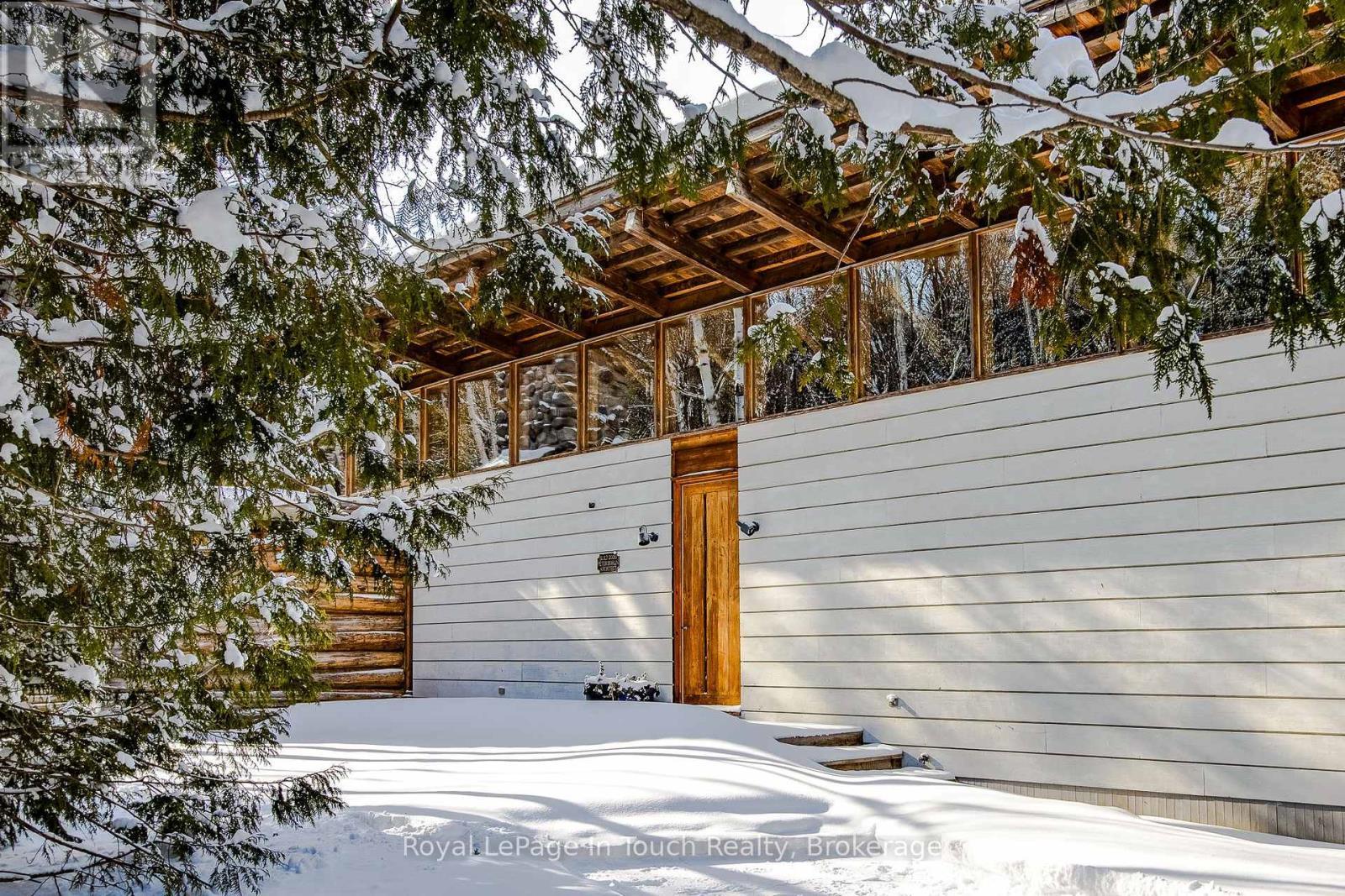 












130 MELISSA LANE

,
Tiny,




Ontario
L9M0T8

