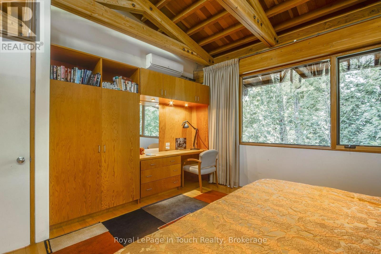 












130 MELISSA LANE

,
Tiny,




Ontario
L9M0T8

