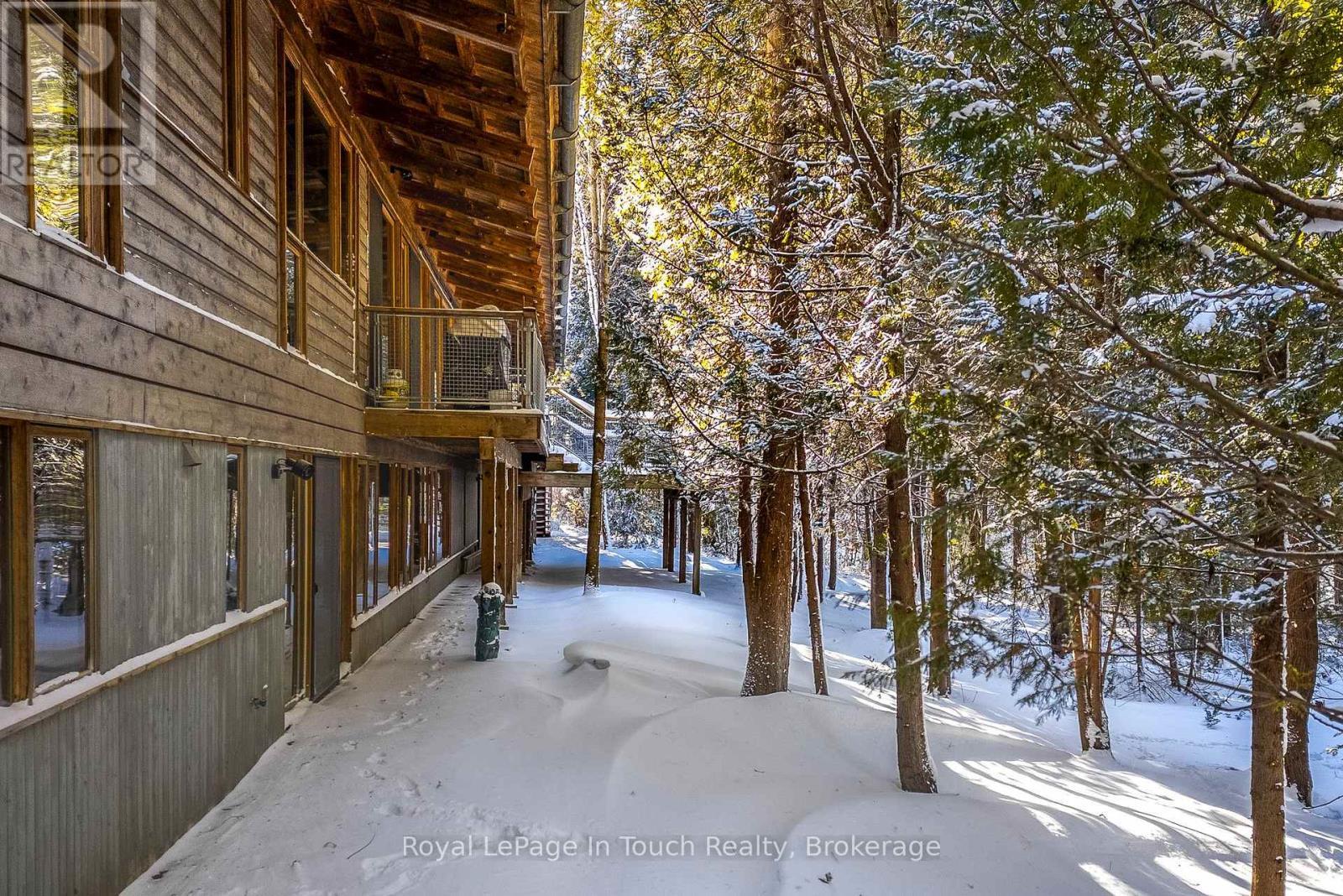 












130 MELISSA LANE

,
Tiny,




Ontario
L9M0T8

