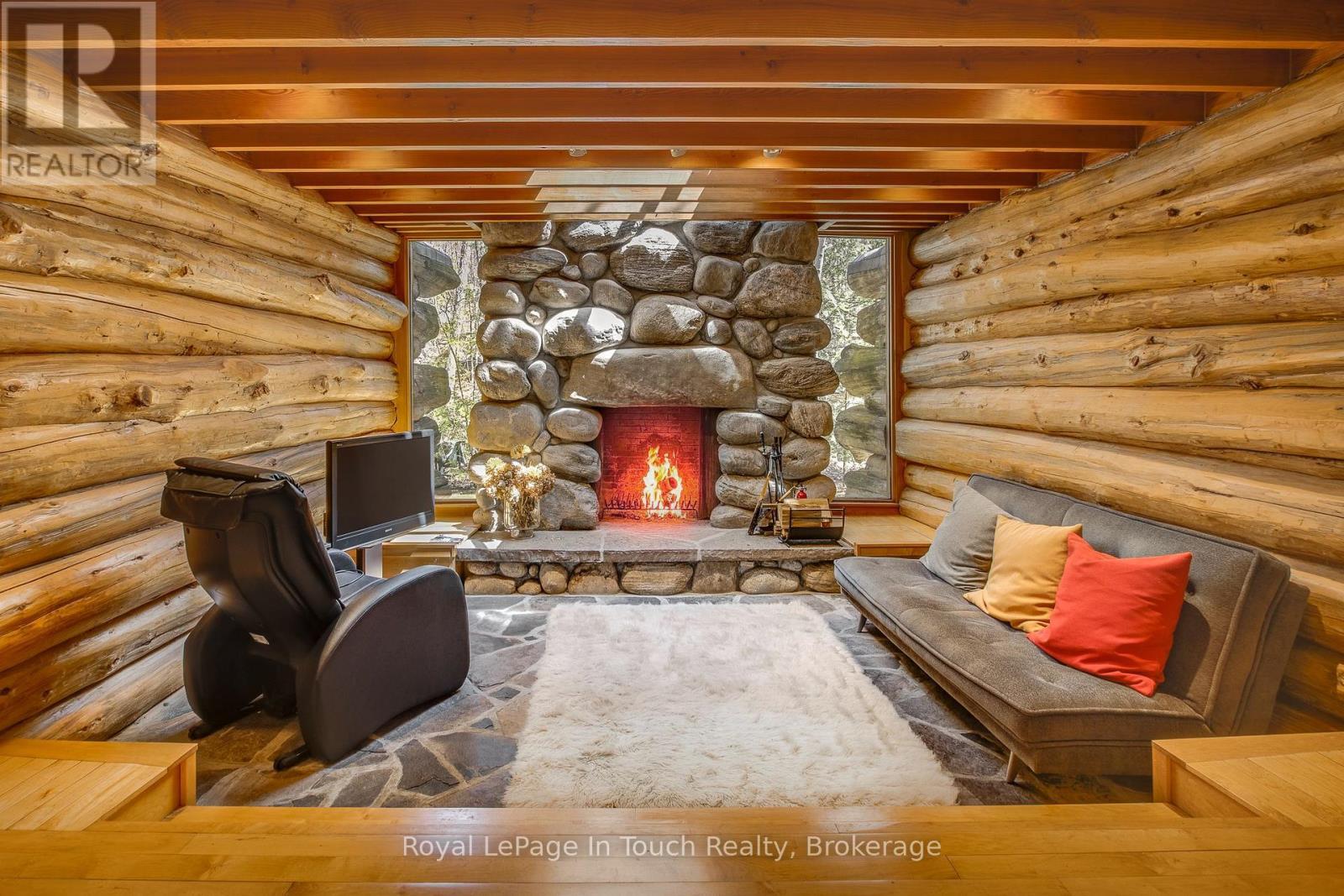 












130 MELISSA LANE

,
Tiny,




Ontario
L9M0T8

