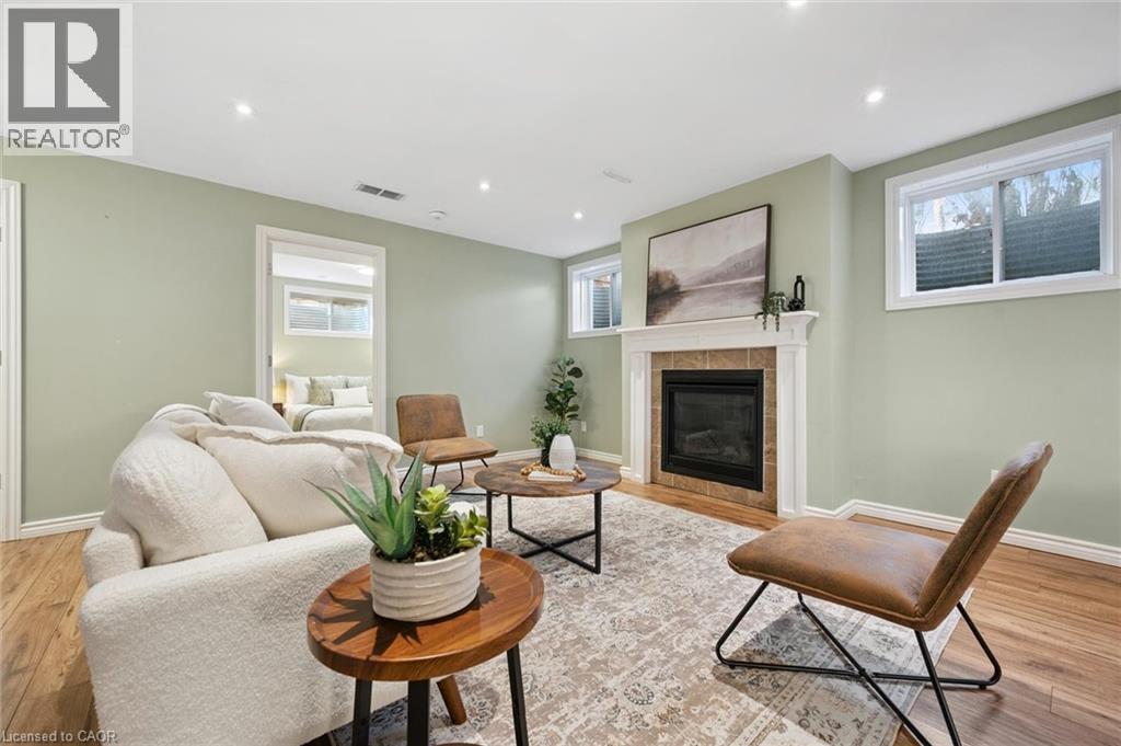 












60A EASTVIEW Road

,
Guelph,




Ontario
N1E1Z6

