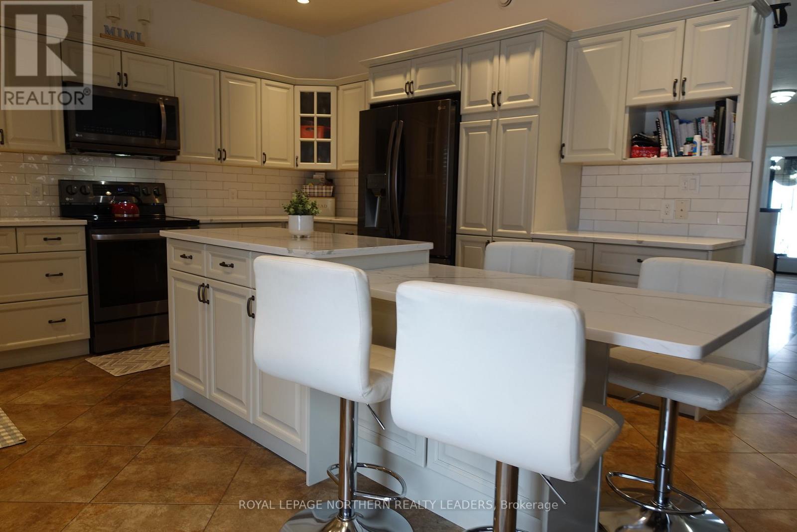 












91 MAJESTIC DRIVE

,
Timmins (MTJ - Beaurivage),




Ontario
P4R1N6

