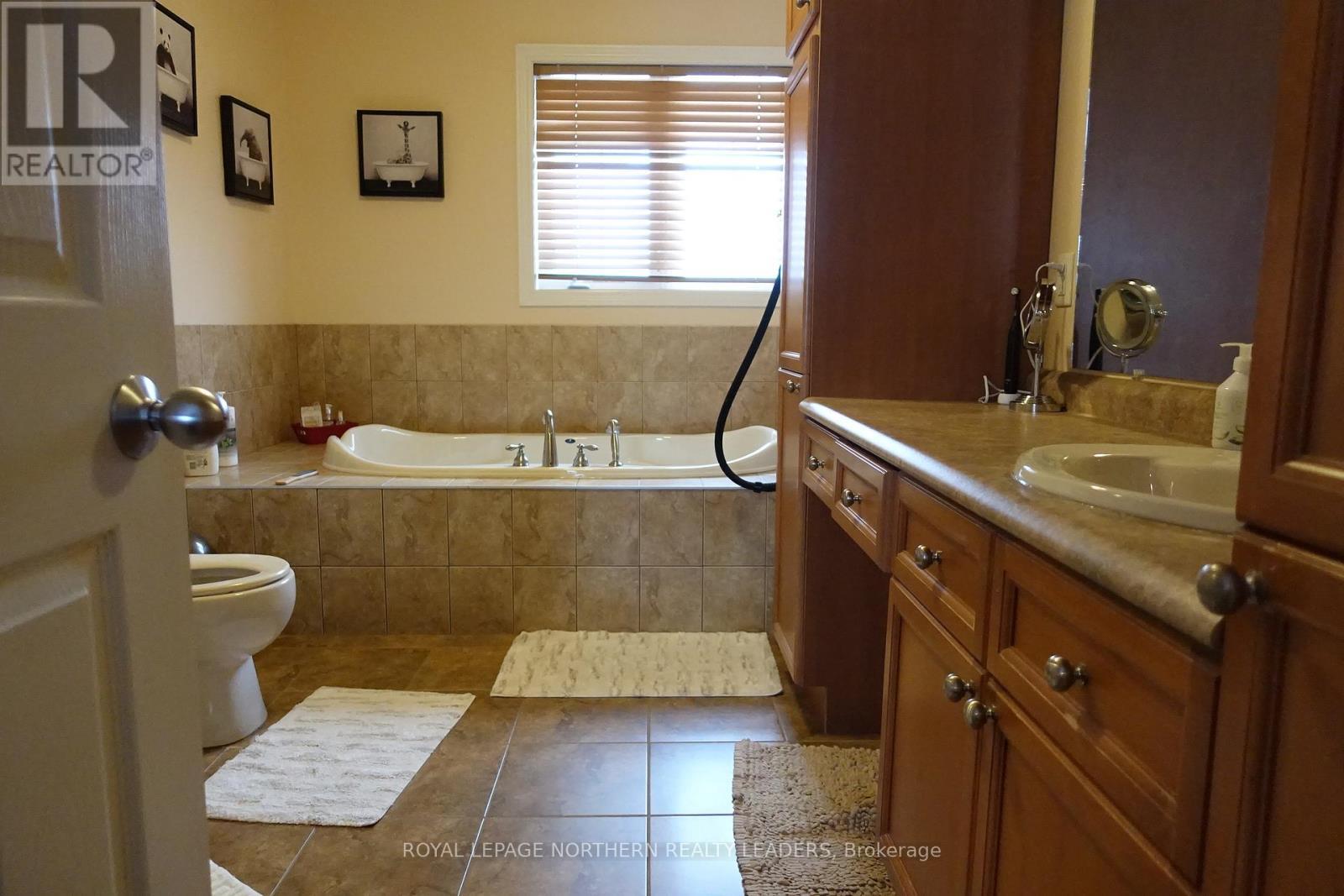 












91 MAJESTIC DRIVE

,
Timmins (MTJ - Beaurivage),




Ontario
P4R1N6

