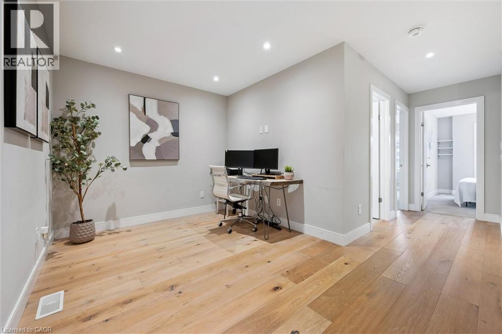 












60 ARKELL Road Unit# 83

,
Guelph,




Ontario
N1L0N8

