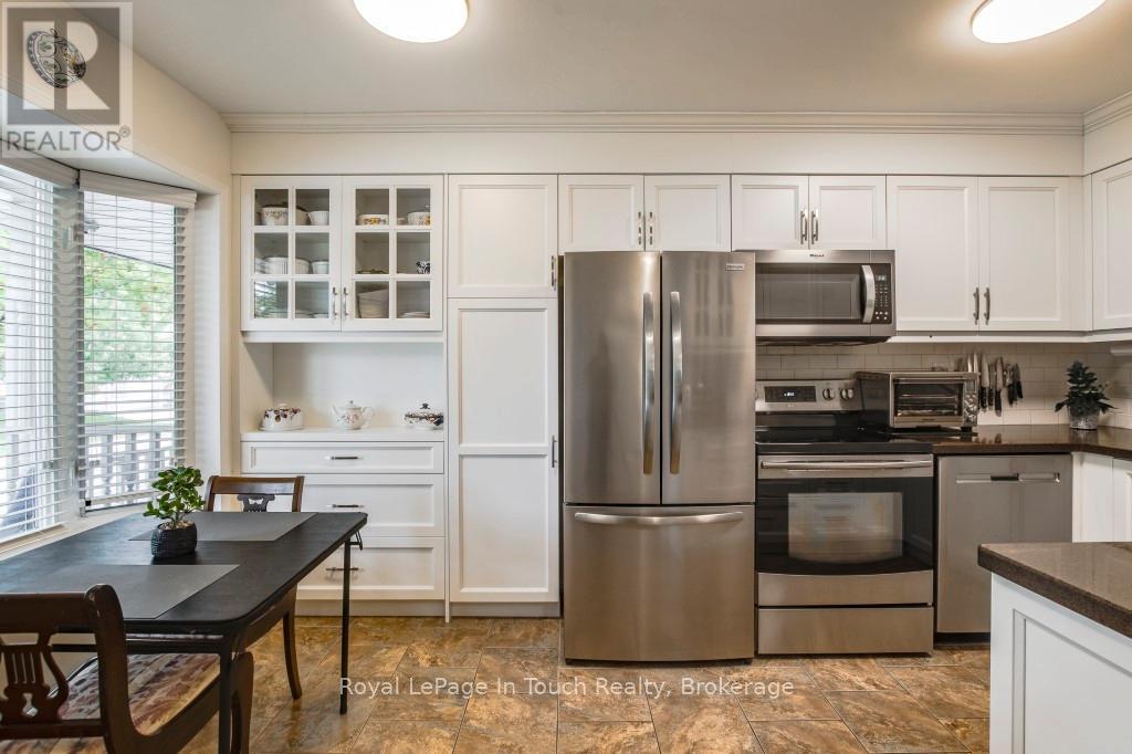 












839 SARAH BOULEVARD

,
Midland,




Ontario
L4R5M1

