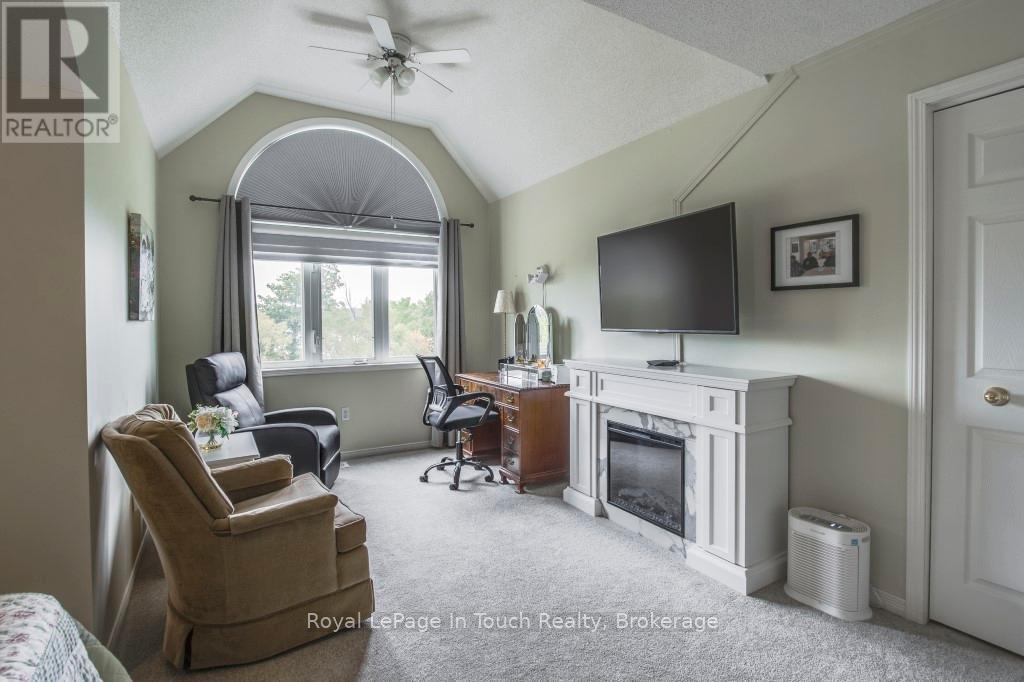 












839 SARAH BOULEVARD

,
Midland,




Ontario
L4R5M1

